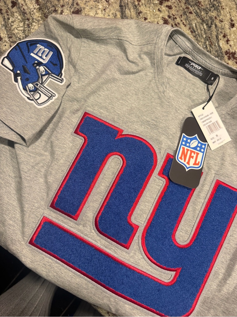 Men's small NEW NWT NFL New York Giants Gray Embroidered tee shirt women's med